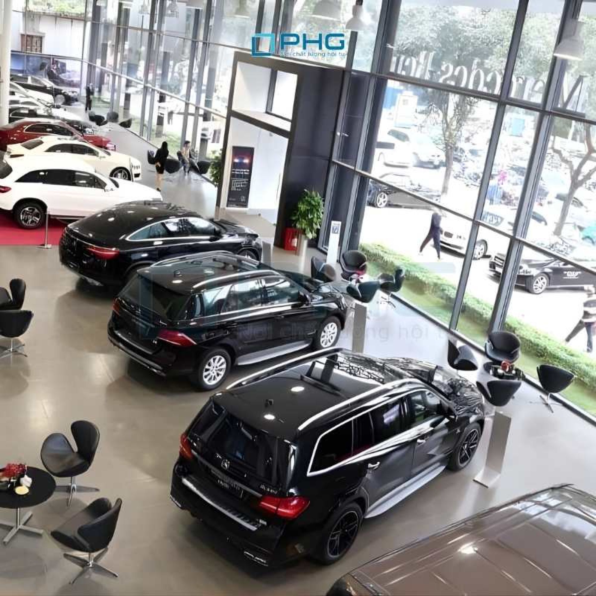 Thiết Kế &ndash; Thi C&ocirc;ng Nội Thất Showroom Mercedes-Benz Haxaco 46 L&aacute;ng Hạ | PHG